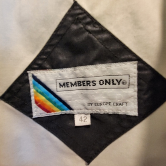 Vintage Members Only 80s jacket, V pleat, and shoulder pads. Size 42 . Rare - Picture 4 of 7